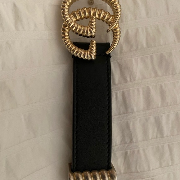 —-SOLD—- GUCCI belt - Picture 2 of 9
